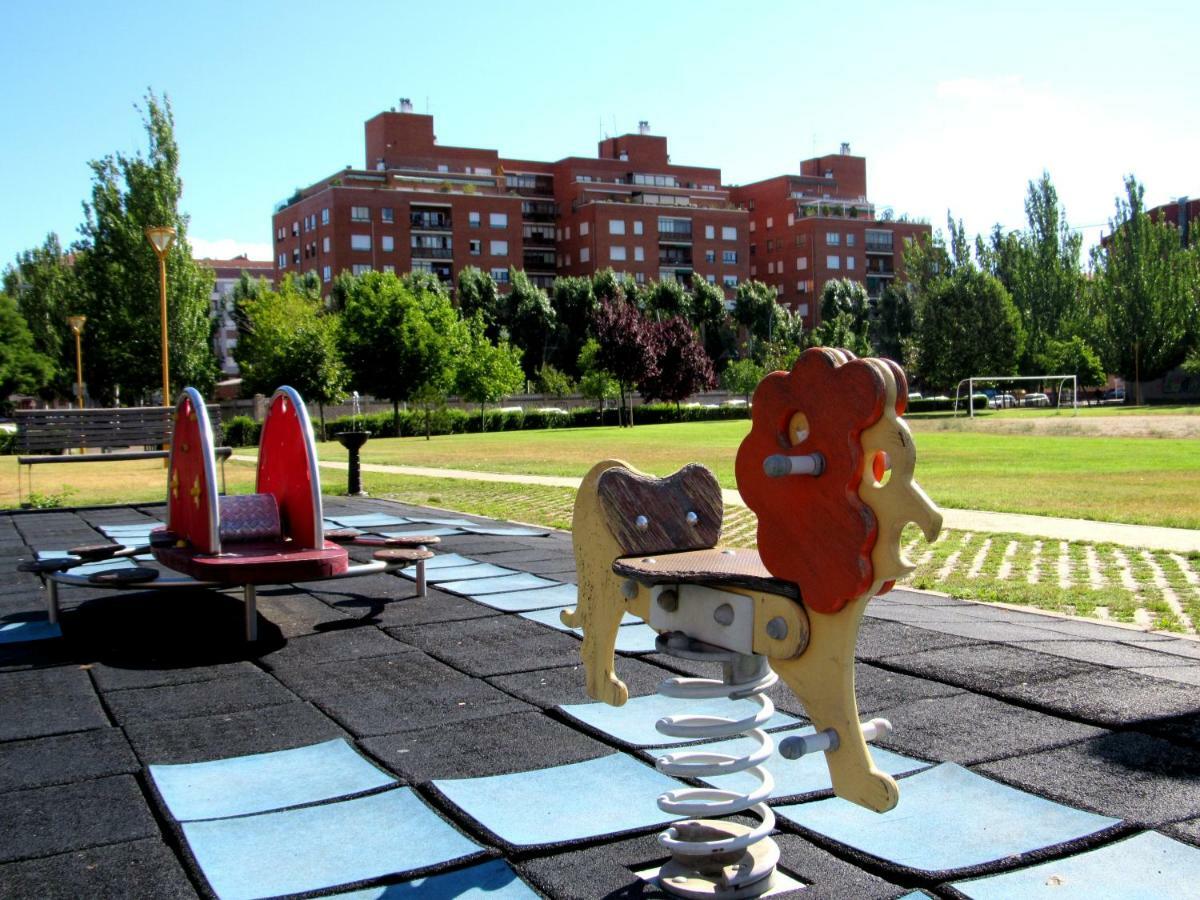 Apartmán Www Parques De La Catedral Travel Com Parking Privado Gratis León Exteriér fotografie
