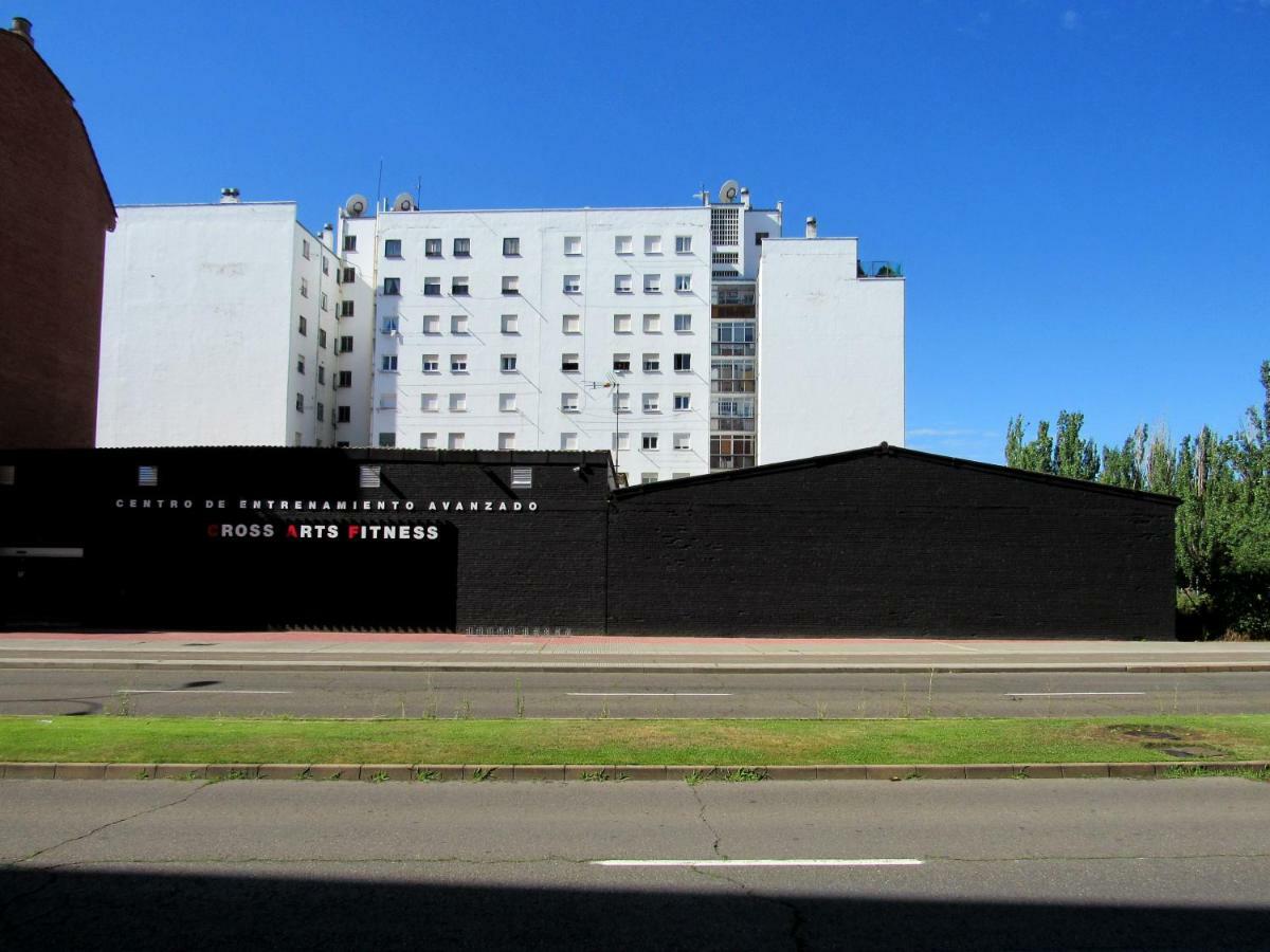 Apartmán Www Parques De La Catedral Travel Com Parking Privado Gratis León Exteriér fotografie